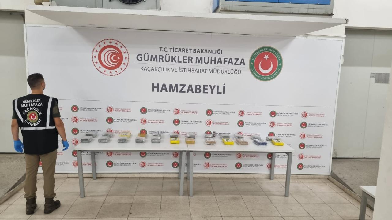 Edirne'de İki Gümrük Kapısında Uyuşturucu Operasyonu: 174 Kilogram Ele Geçirildi
